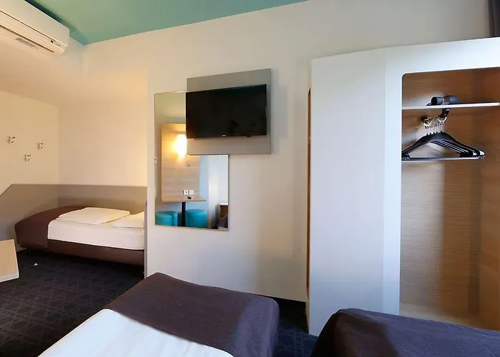 B&B Hotel Potsdam 酒店 2*